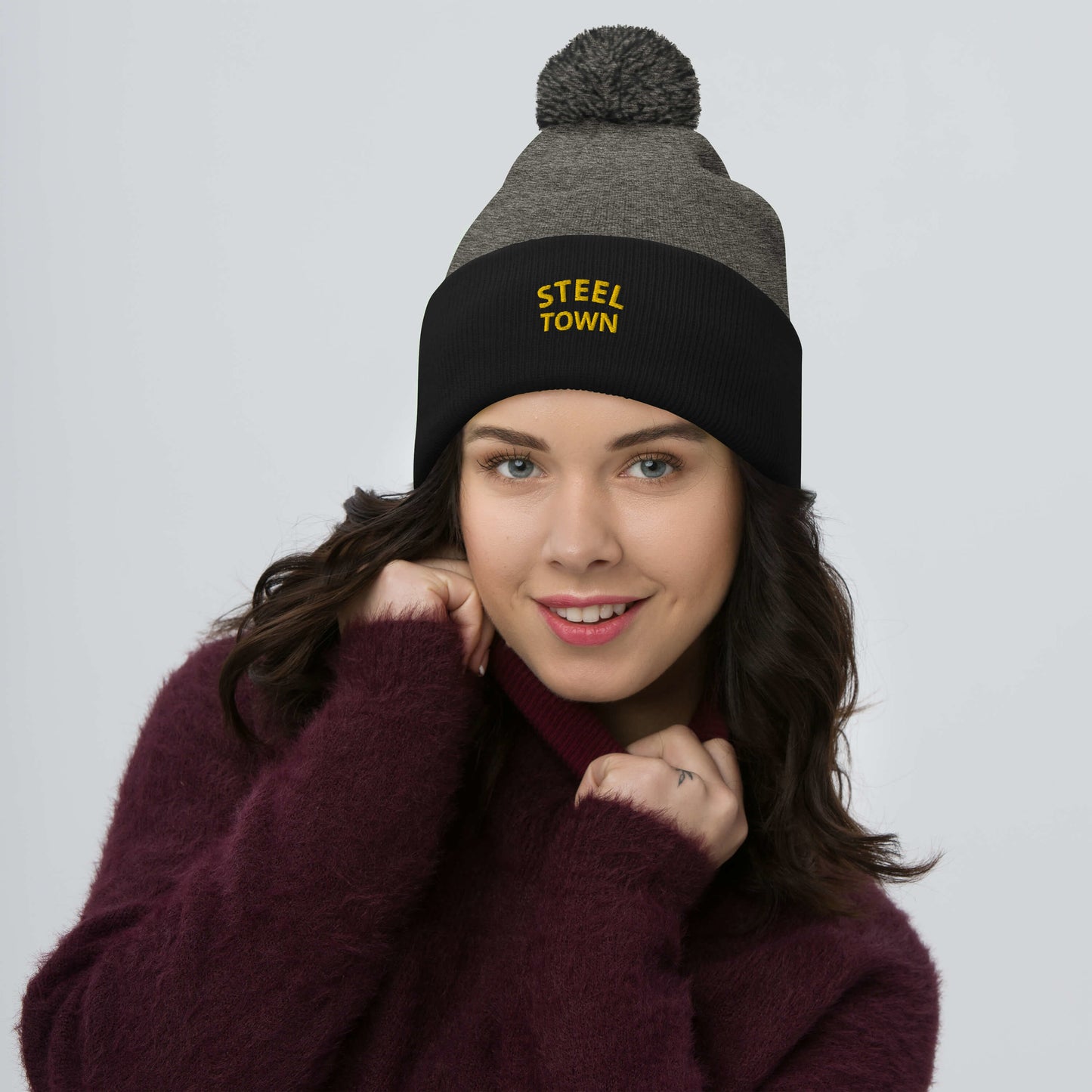 STEEL TOWN Logo Pom-Pom Beanie